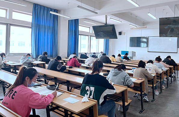 宝贵的时光用来刷题和追求高分部分学生放弃感兴趣却难度较高的课程 宝贵的时光用来刷题和追求高分部分学生放弃感兴趣却难度较高的课程